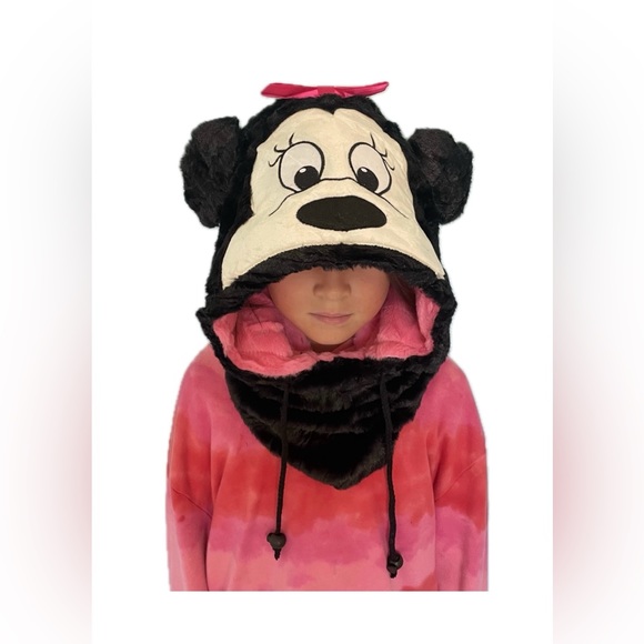 Character Hood - Picture 1 of 5